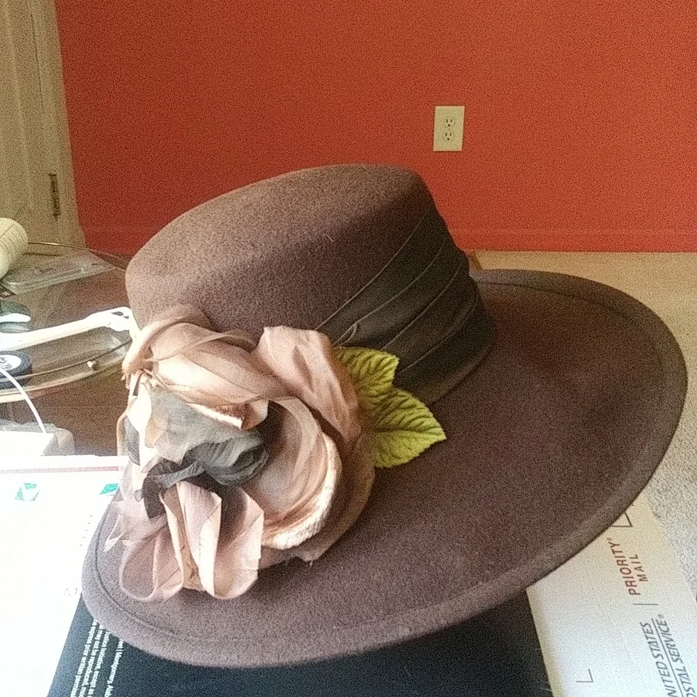 Cappelli wool designer  hat w satin/ flower+ free - Picture 2 of 12